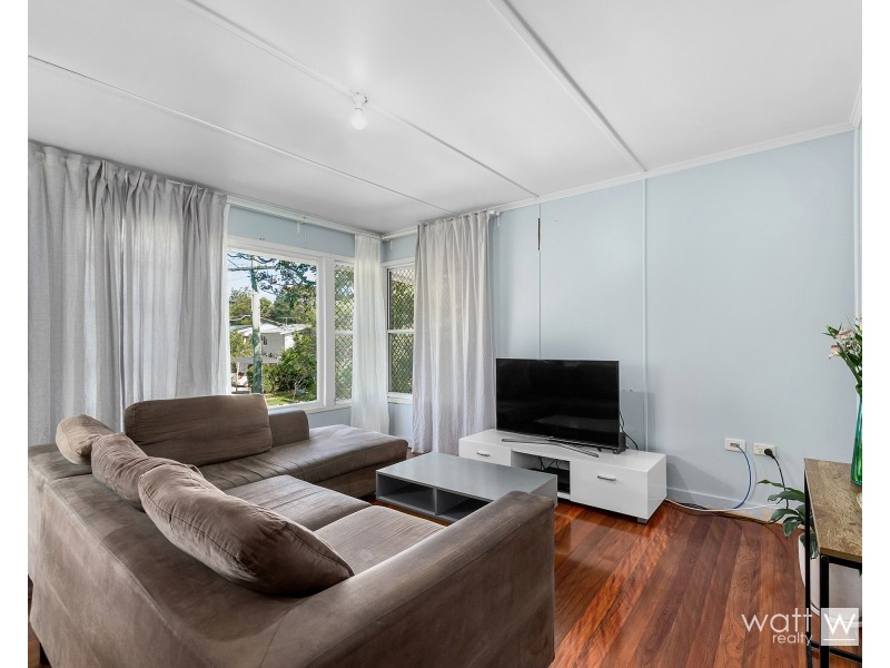 20 Deerdale Street, Stafford Heights QLD 4053