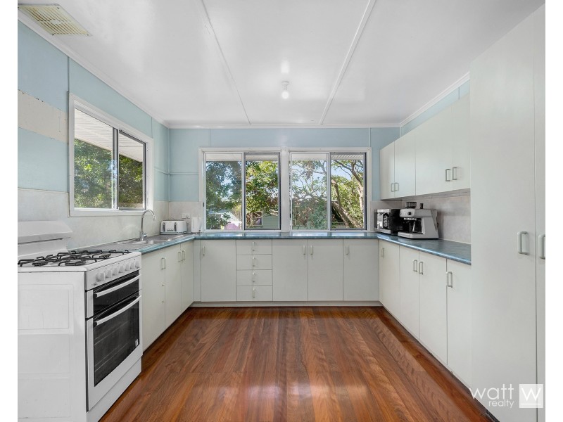 20 Deerdale Street, Stafford Heights QLD 4053