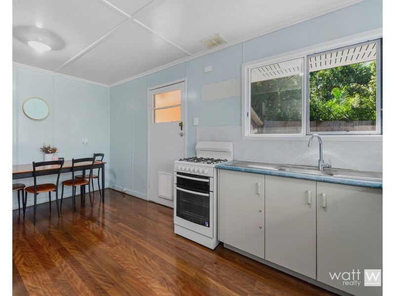 20 Deerdale Street, Stafford Heights QLD 4053