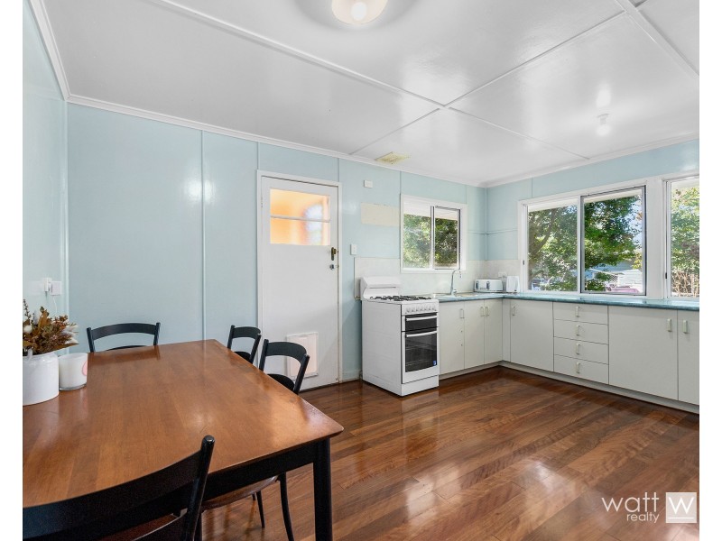 20 Deerdale Street, Stafford Heights QLD 4053