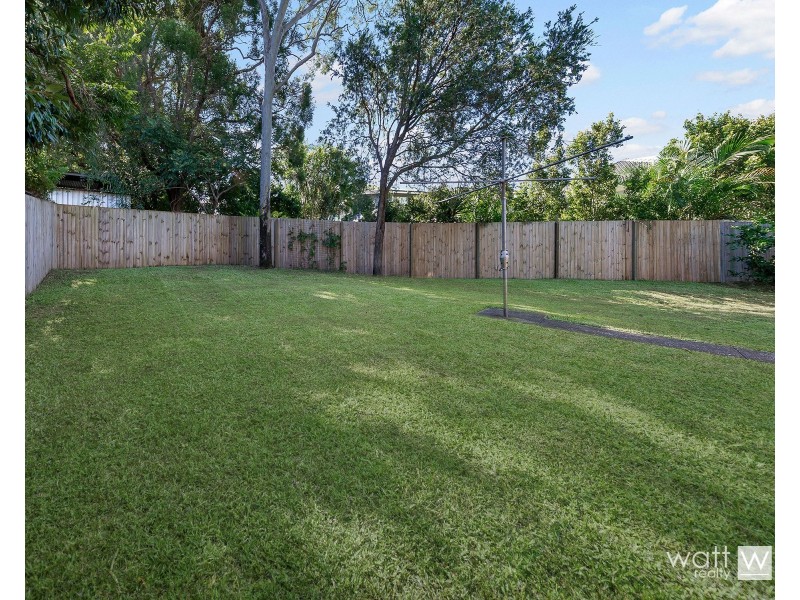 20 Deerdale Street, Stafford Heights QLD 4053