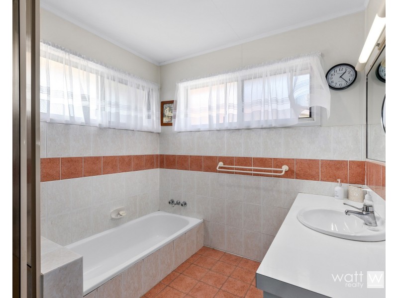 27 Cuthbert Street, Albany Creek QLD 4035