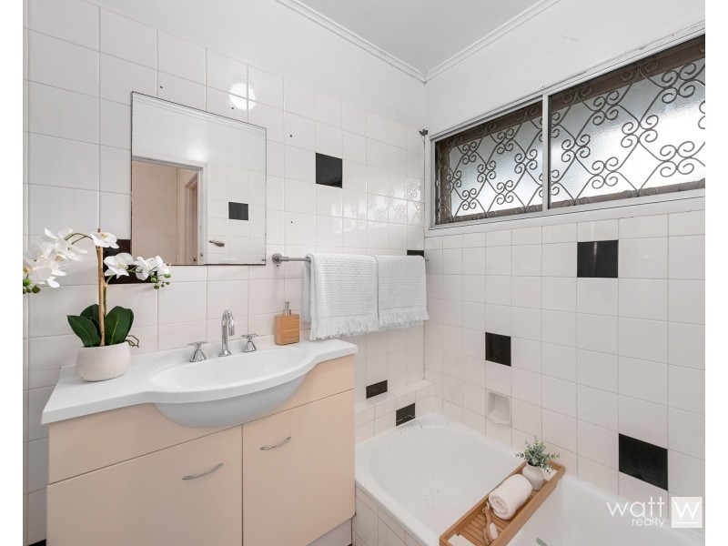 64 Bramcote Street, Chermside West QLD 4032