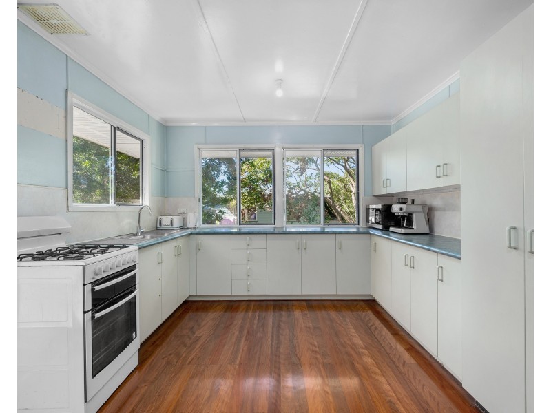 20 Deerdale Street, Stafford Heights QLD 4053