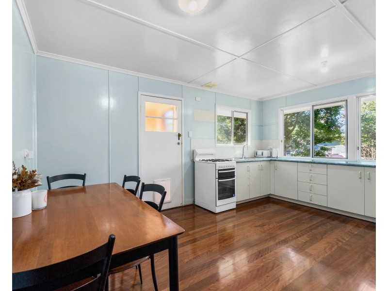 20 Deerdale Street, Stafford Heights QLD 4053