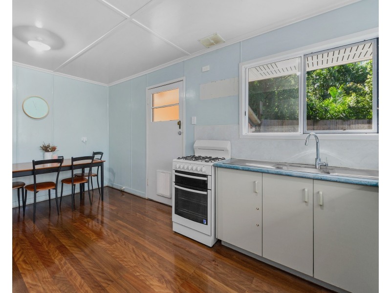 20 Deerdale Street, Stafford Heights QLD 4053