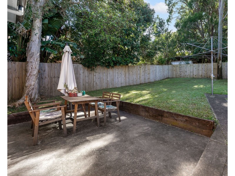 20 Deerdale Street, Stafford Heights QLD 4053