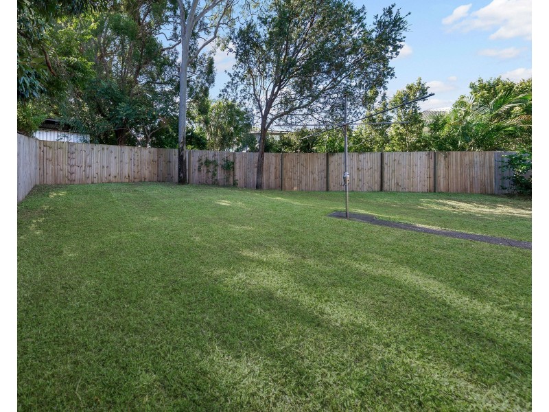 20 Deerdale Street, Stafford Heights QLD 4053