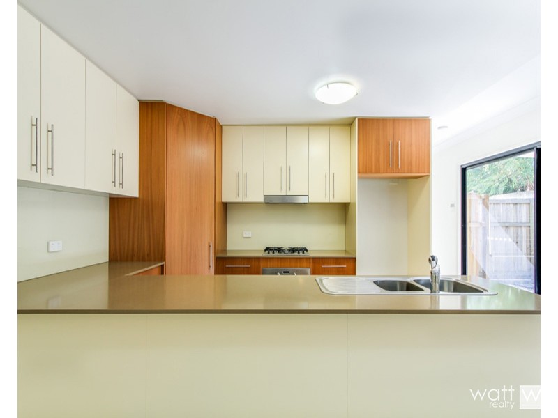 2/15 Curwen Tce, Chermside QLD 4032
