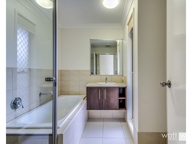 22 Hinchinbrook Avenue, Fitzgibbon QLD 4018