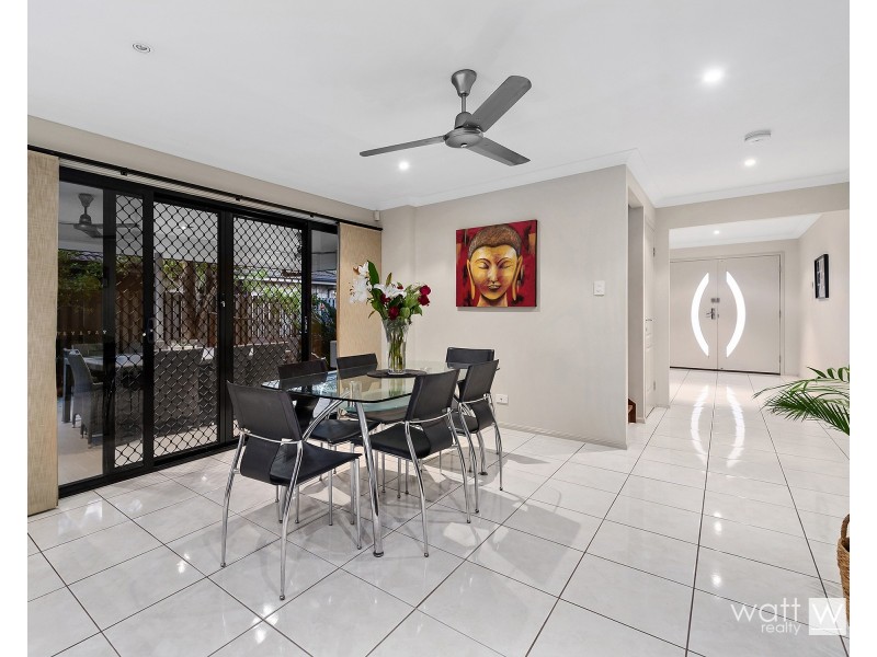 18 Petrie Crescent, Aspley QLD 4034