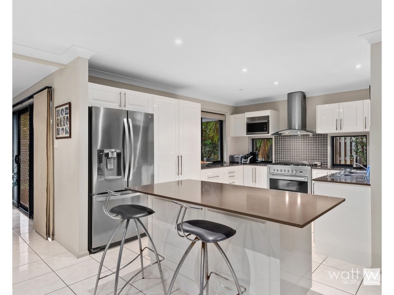 18 Petrie Crescent, Aspley QLD 4034