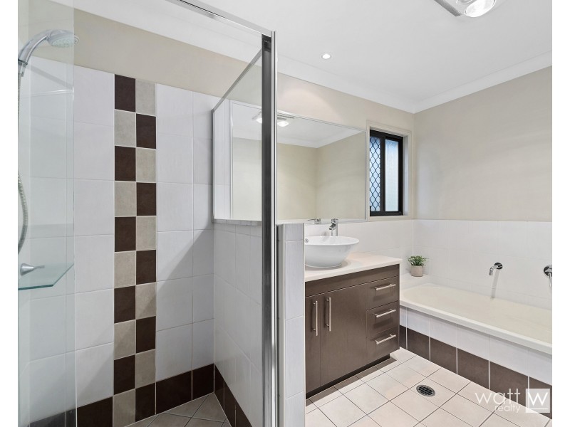 18 Petrie Crescent, Aspley QLD 4034