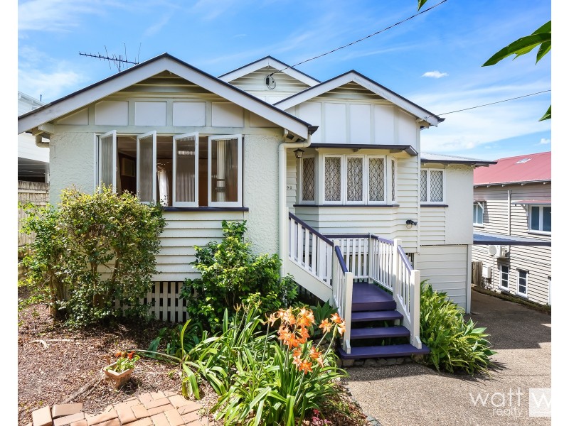 90 Sixth Avenue, Bardon QLD 4065