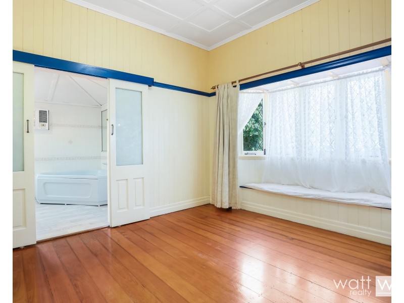90 Sixth Avenue, Bardon QLD 4065