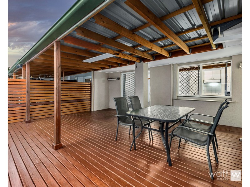 2/125 Farnell Street, Chermside QLD 4032