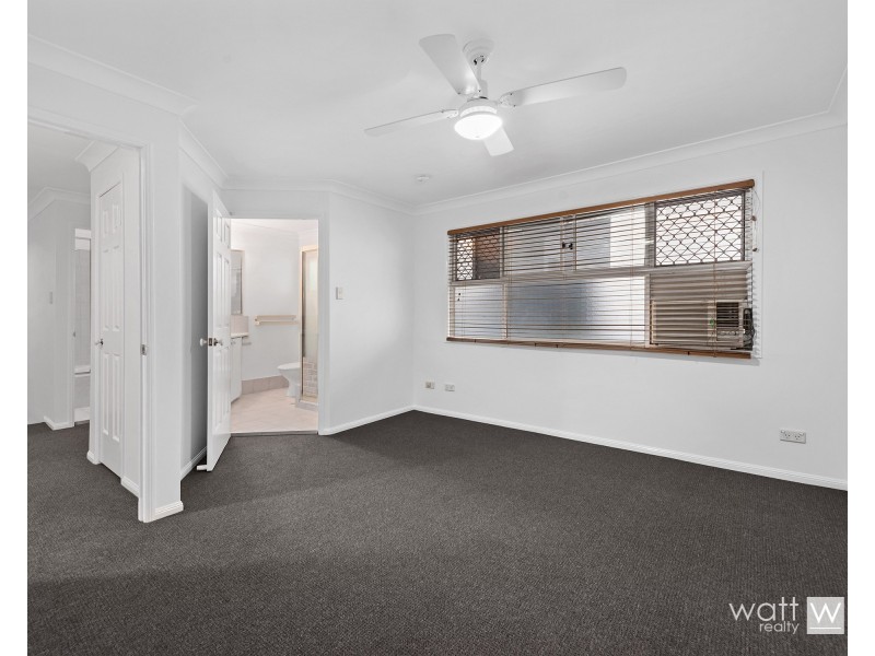 2/125 Farnell Street, Chermside QLD 4032