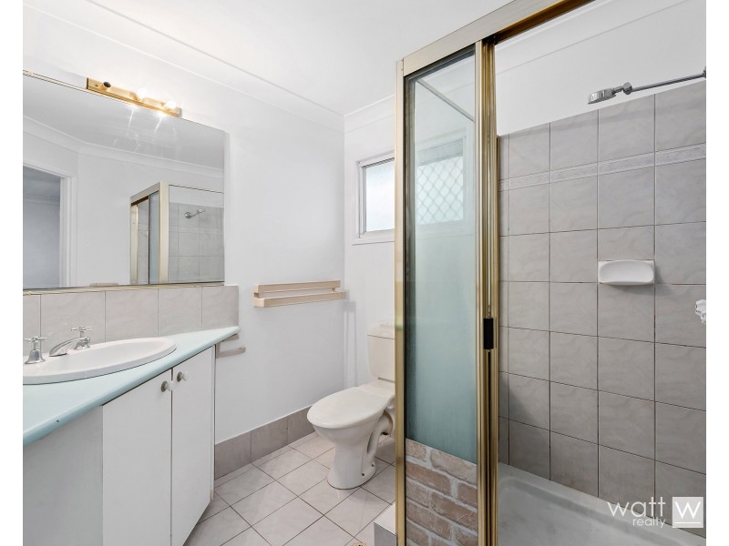 2/125 Farnell Street, Chermside QLD 4032