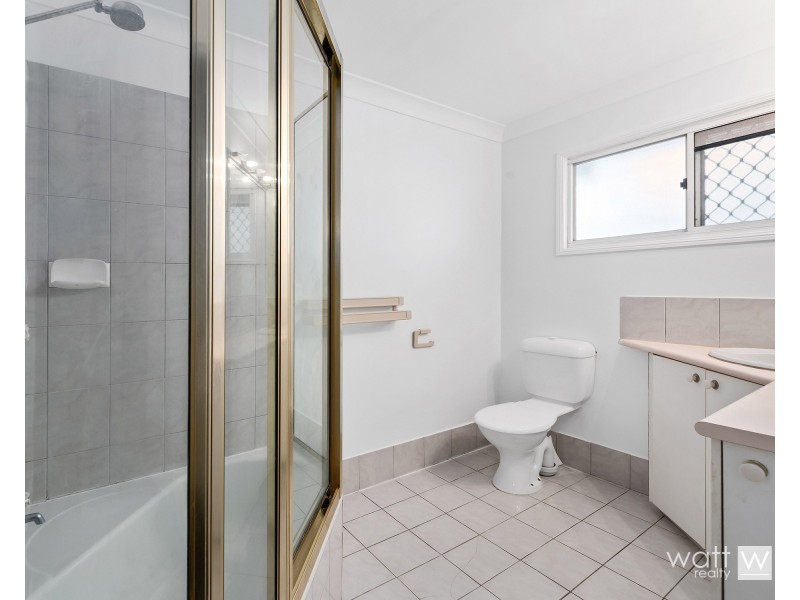 2/125 Farnell Street, Chermside QLD 4032