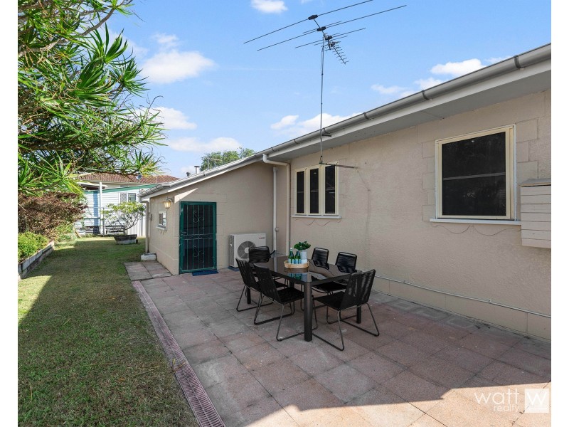 2 Rostrevor Road, Boondall QLD 4034