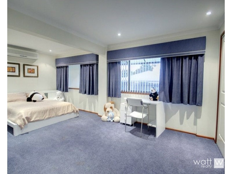 42 Ashley Road, Chermside West QLD 4032