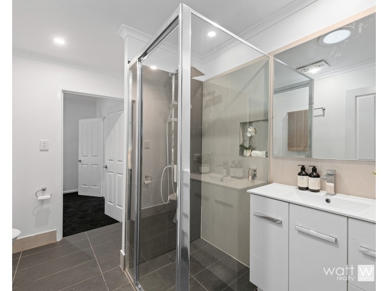 40 Cobbity Crescent, Arana Hills QLD 4054