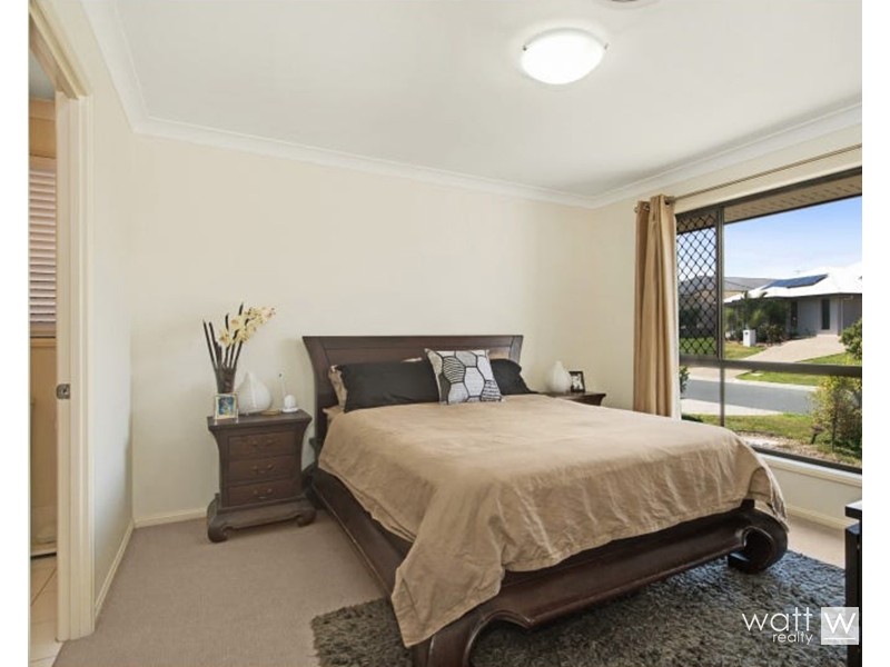 4 Shimao Crescent, North Lakes QLD 4509