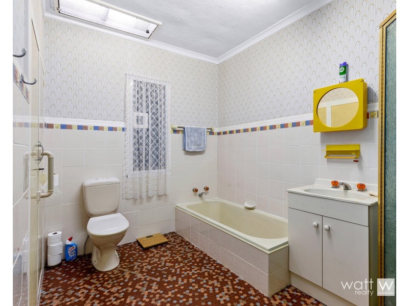 2 Farnell Street, Chermside QLD 4032