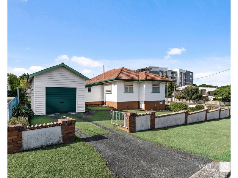 2 Farnell Street, Chermside QLD 4032