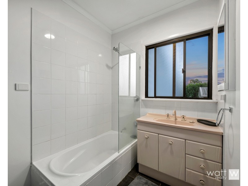 16 Strathdale Street, Aspley QLD 4034