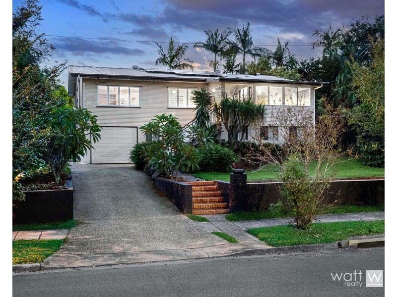 16 Cranbourne Street, Chermside West QLD 4032