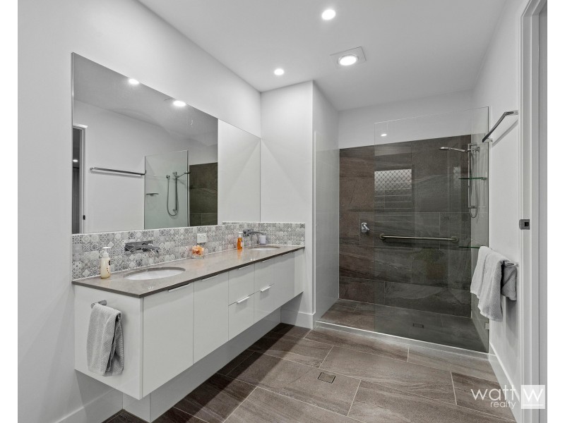 11 Kroshanne Street, Aspley QLD 4034