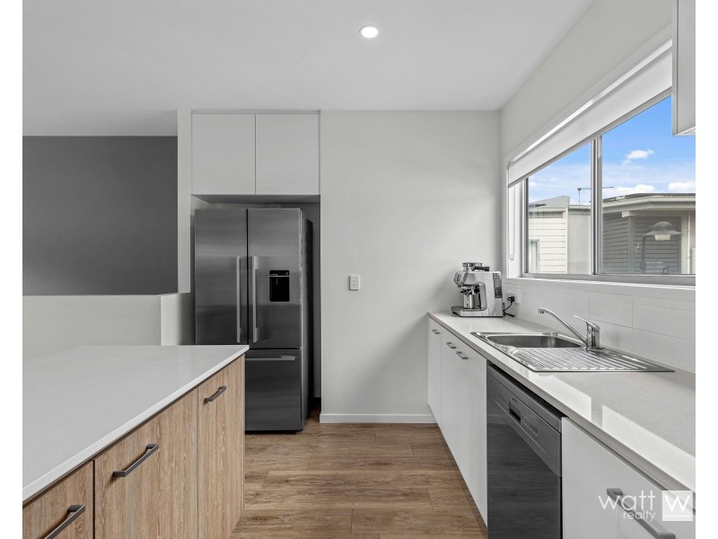 4 Kestrel Way, Fitzgibbon QLD 4018