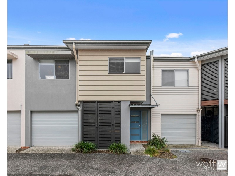 4 Kestrel Way, Fitzgibbon QLD 4018