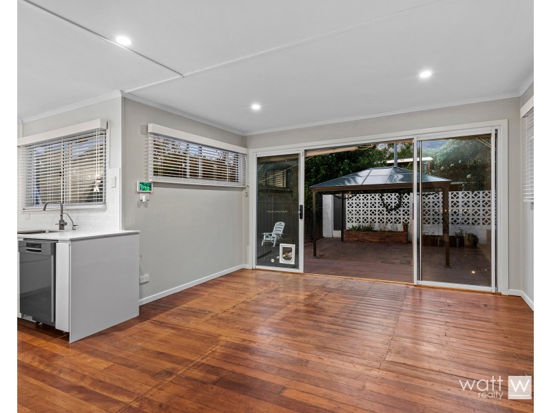 16 Cranbourne Street, Chermside West QLD 4032