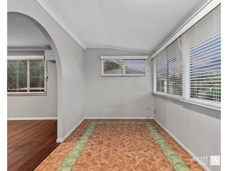 16 Cranbourne Street, Chermside West QLD 4032