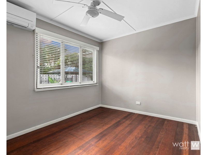 16 Cranbourne Street, Chermside West QLD 4032