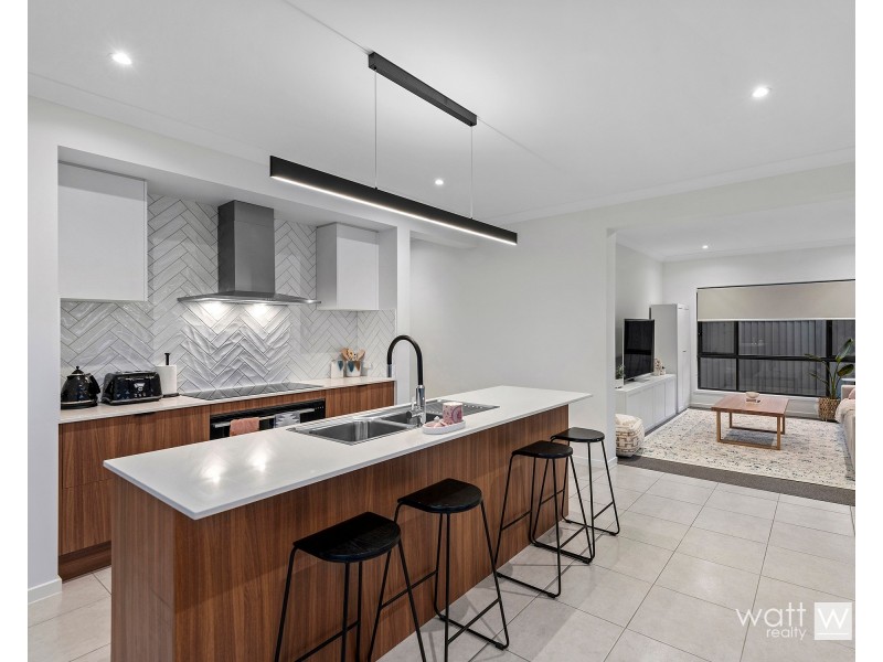 19 Executive Way, Bridgeman Downs QLD 4035