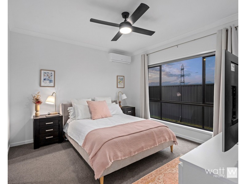 19 Executive Way, Bridgeman Downs QLD 4035