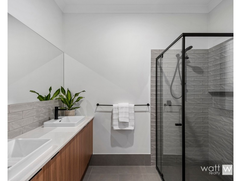 19 Executive Way, Bridgeman Downs QLD 4035