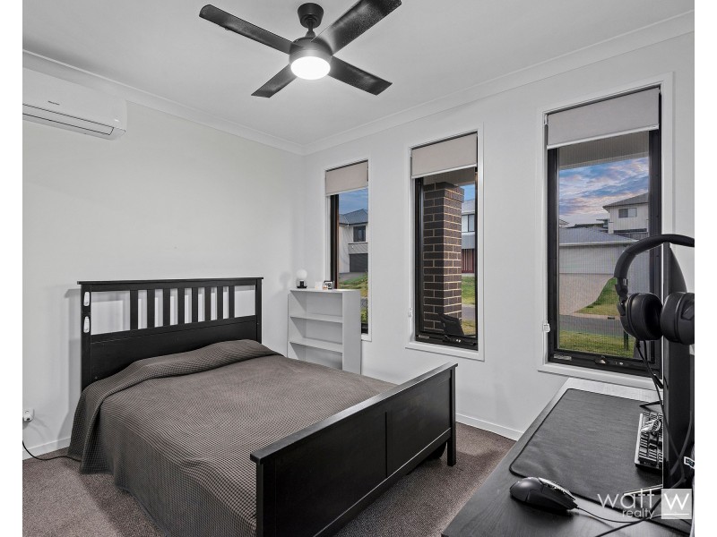 19 Executive Way, Bridgeman Downs QLD 4035