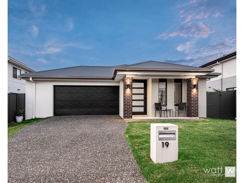 19 Executive Way, Bridgeman Downs QLD 4035