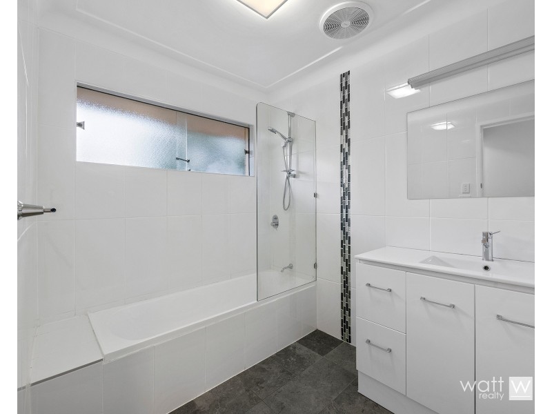 14 Hanbury Street, Chermside West QLD 4032