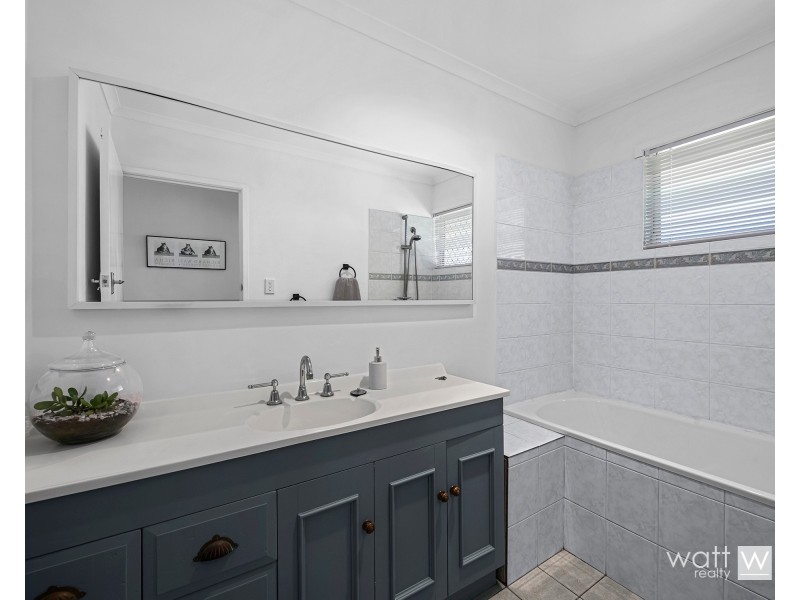 7 Amadeus Place, Aspley QLD 4034