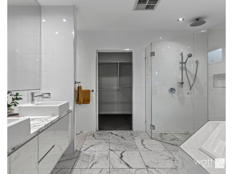 2 Dannenberg Street, Carseldine QLD 4034