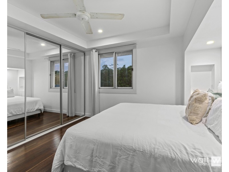 60 Maundrell Terrace, Chermside West QLD 4032