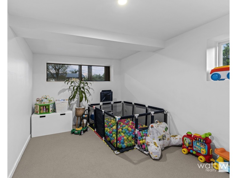 60 Maundrell Terrace, Chermside West QLD 4032