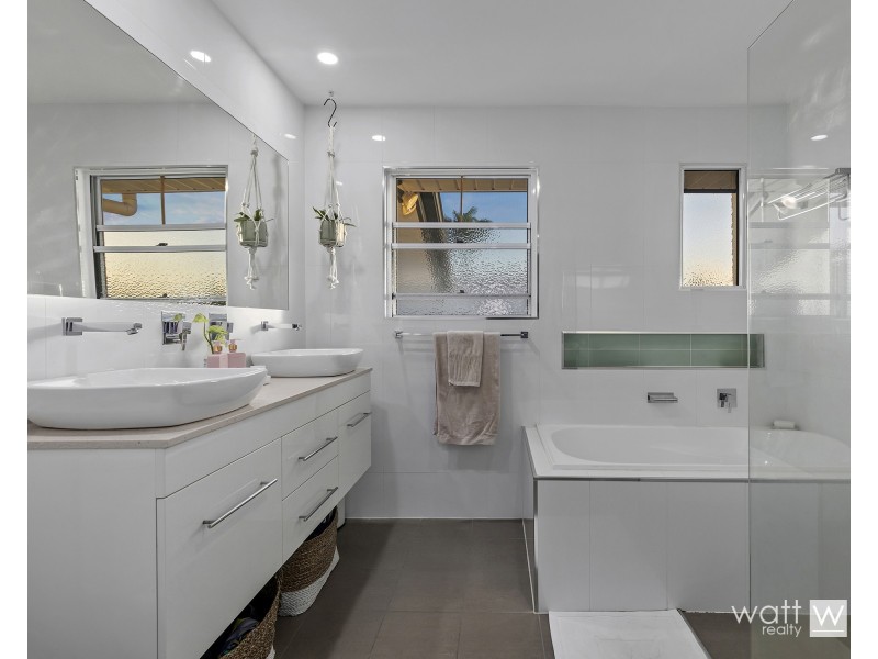 6 Dibbil Street, Chermside West QLD 4032