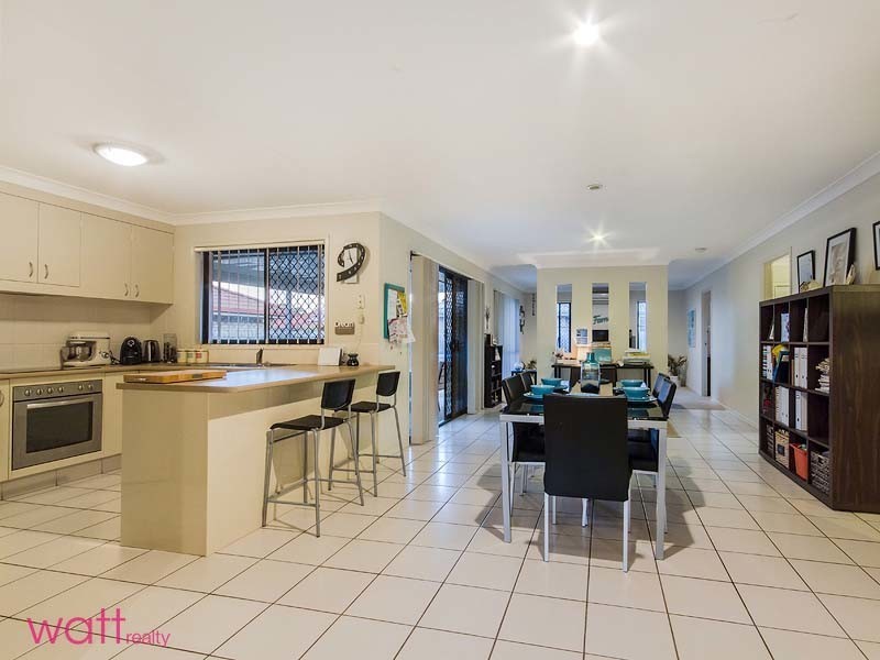 15 Middle Barten Court, Bray Park QLD 4500