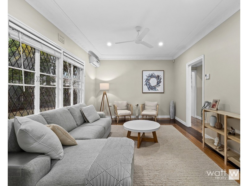 1 Roderick Street, Wavell Heights QLD 4012